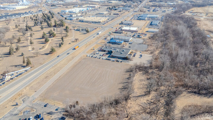 Property Photo:  2701 Lincoln Way  IA 52732 