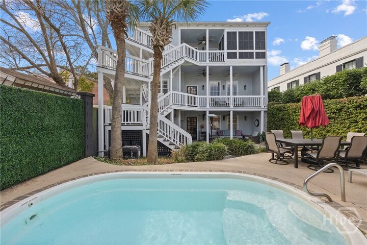 Property Photo:  512 Tattnall Street  GA 31401 