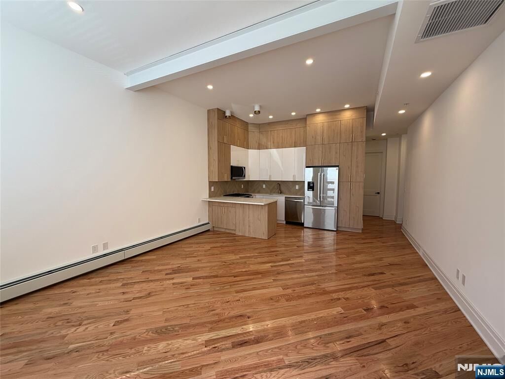 Property Photo:  695 Elm Street 2  NJ 07032 