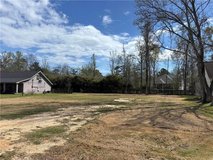 Property Photo:  204 Spruce Street  LA 70471 