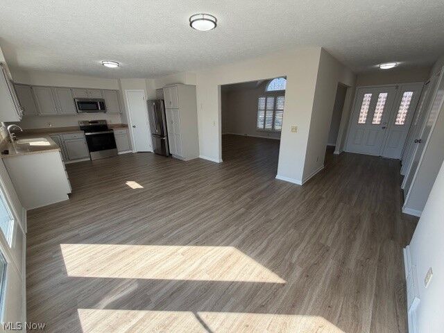 Property Photo: 5913 Oak Point Road OH 44053