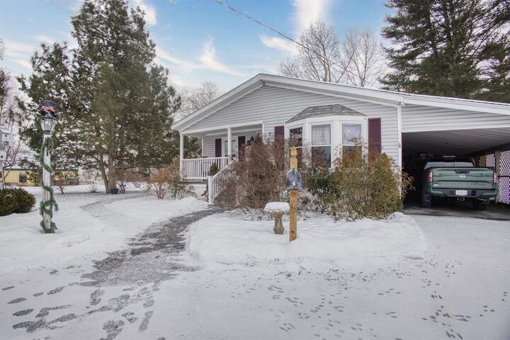 Property Photo:  2 Sherwood Lane  NH 03054 