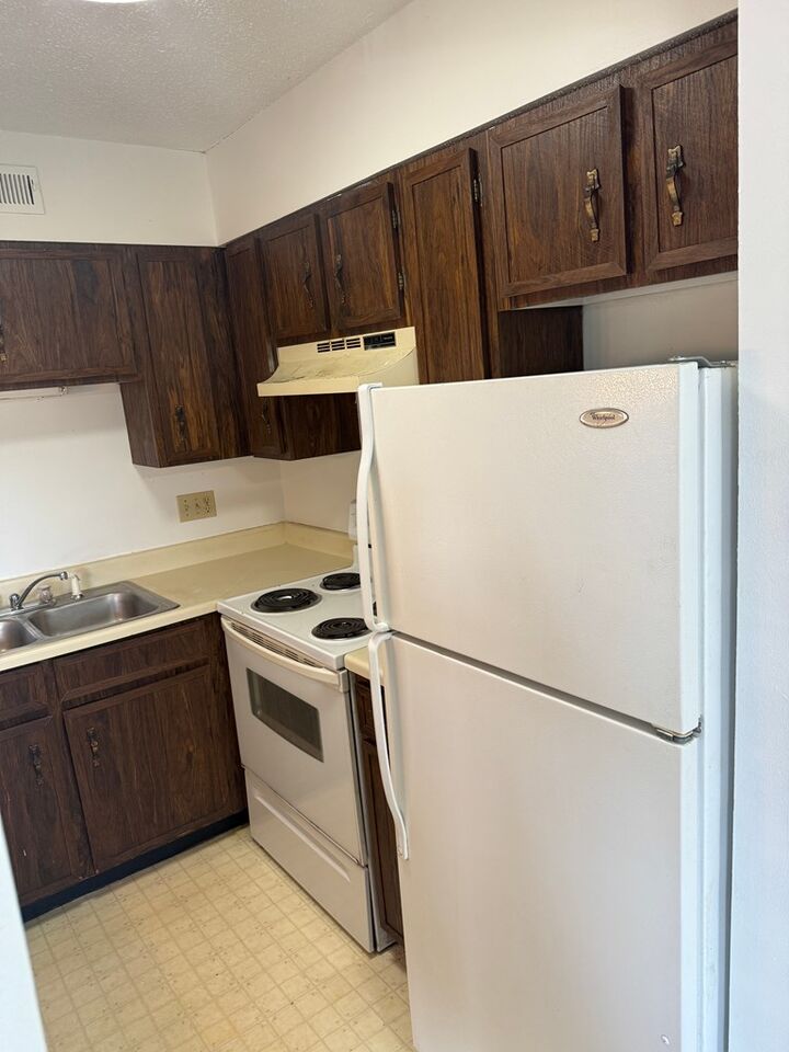 Property Photo: 302 Woodwinds Court MO 63501