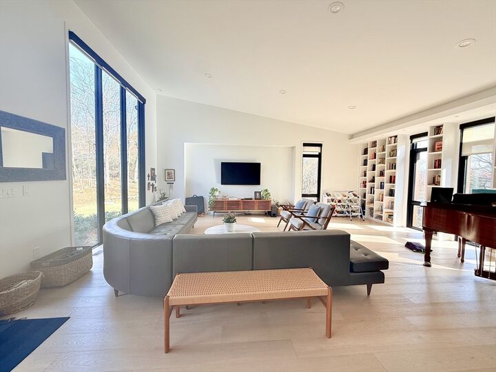 Property Photo: 6 Parkside Dr 6 MA 02445