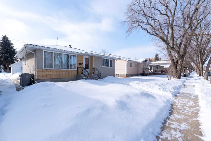 Property Photo:  4813 46 Street  SK S9V 0J6 