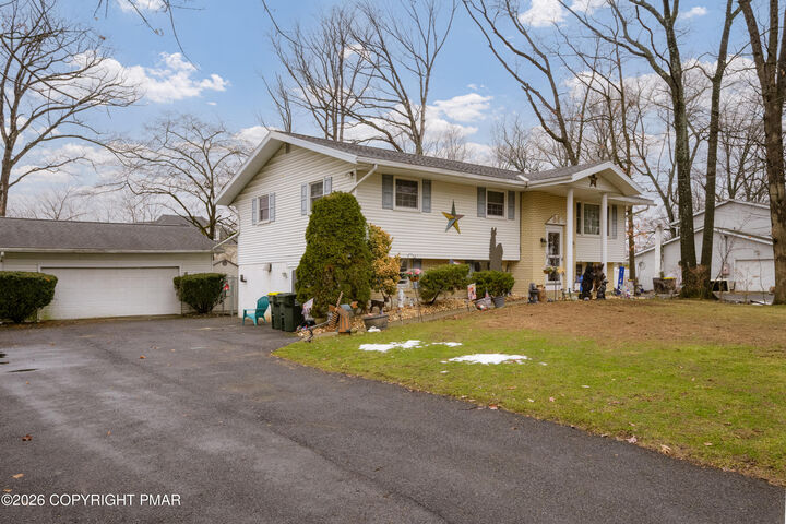 Property Photo:  203 Beechwood Lane  PA 18014 