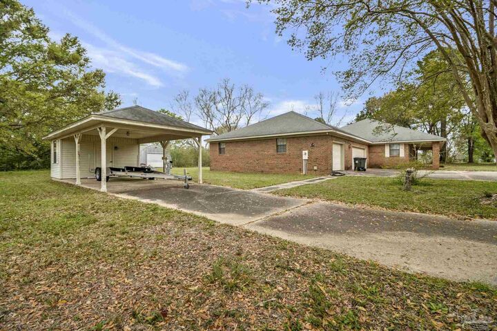 Property Photo:  10005 Beulah Rd  FL 32526 