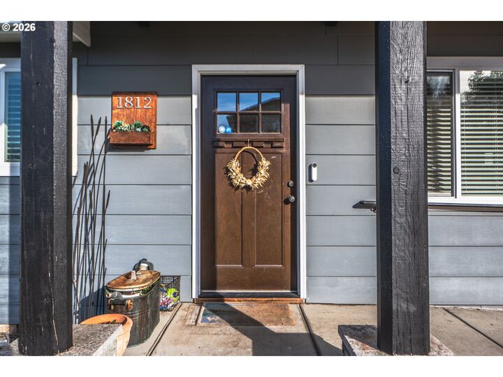 Property Photo:  1812 Roberts St  OR 97058 