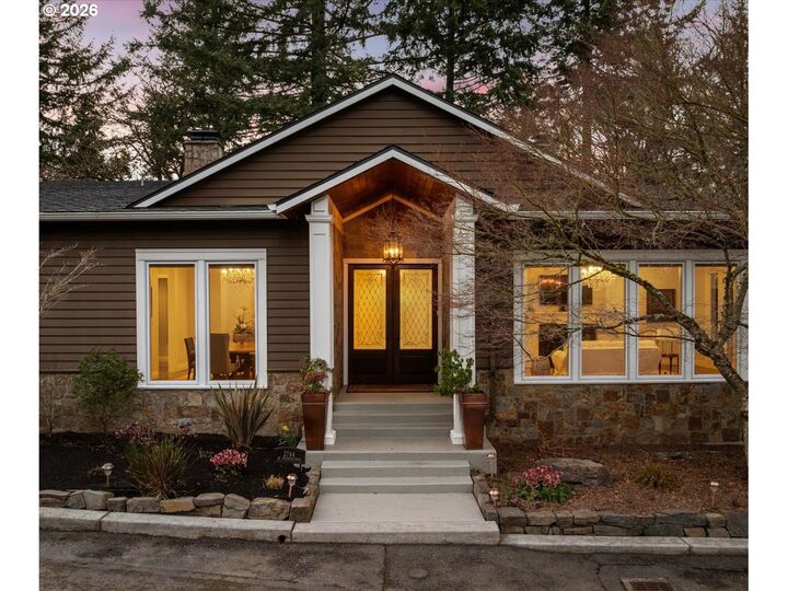 Property Photo:  2744 SW Sherwood Dr  OR 97201 