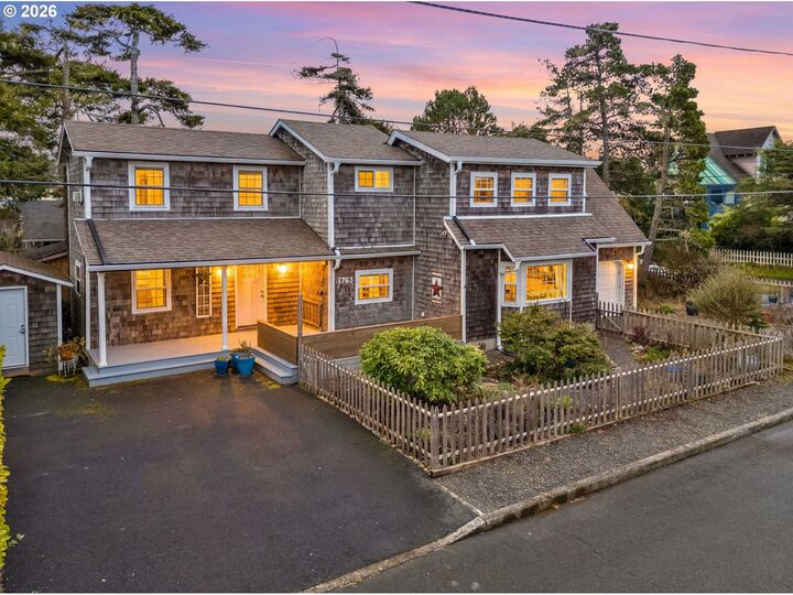 Property Photo:  1761 S Edgewood St  OR 97138 