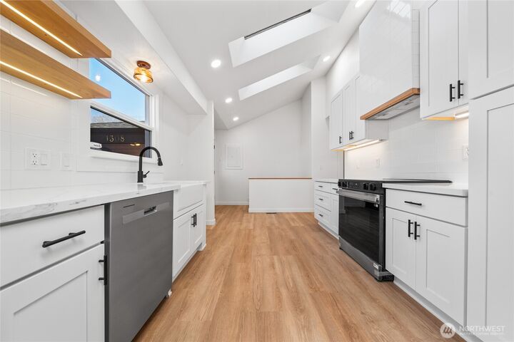 Property Photo:  1308  19th Avenue  WA 98632 