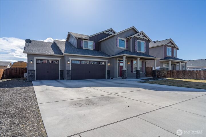 Property Photo:  116  J Street NE  WA 98848 