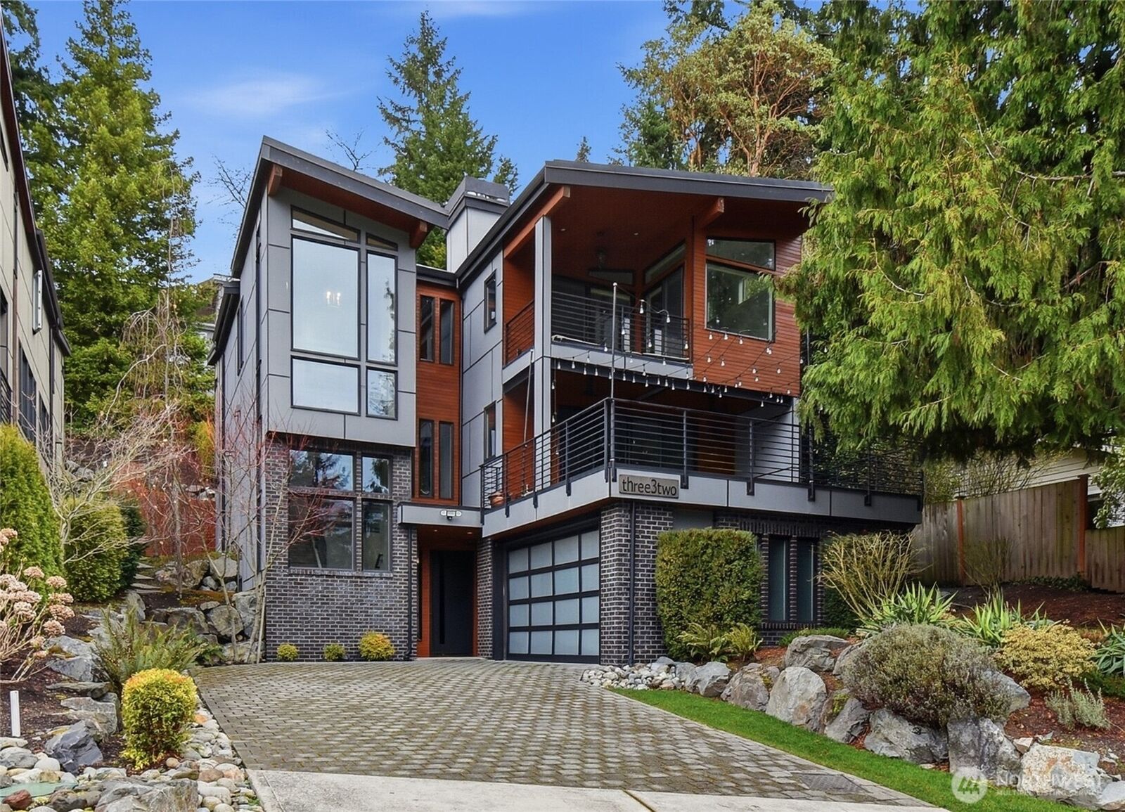 Property Photo:  332  13th Avenue  WA 98033 