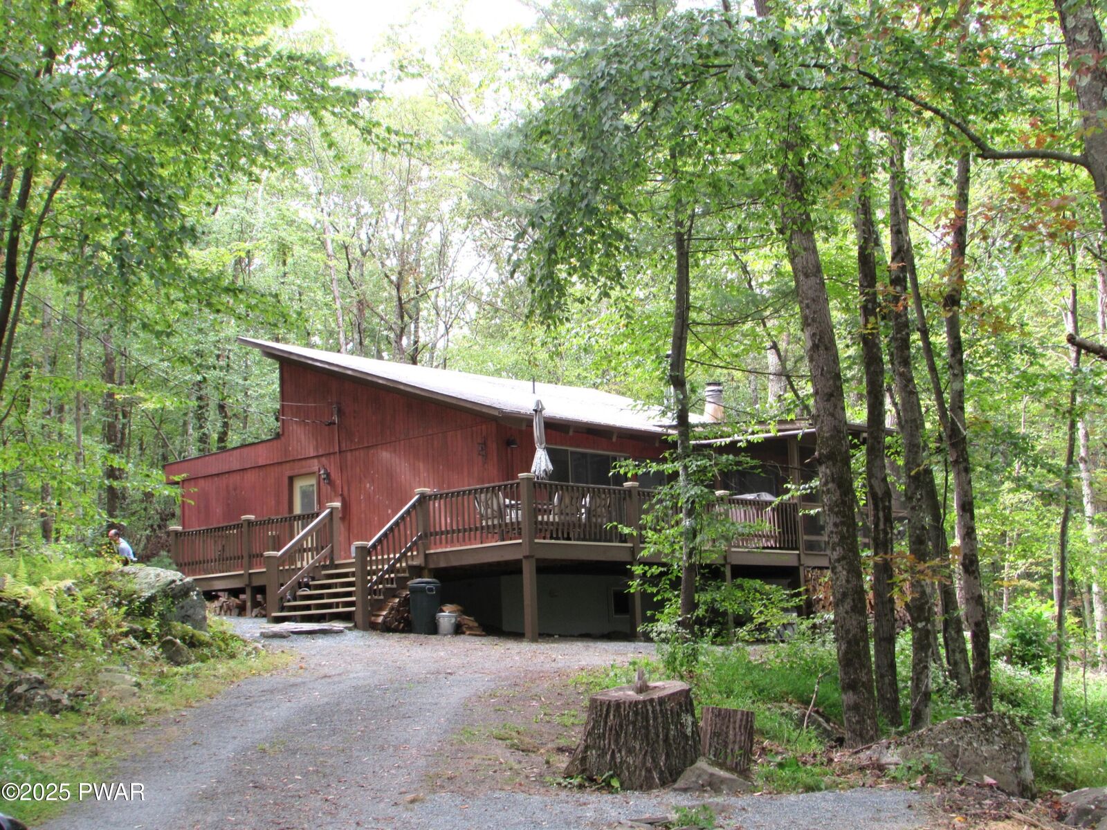 Property Photo:  124 Hickory Drive  PA 18428 