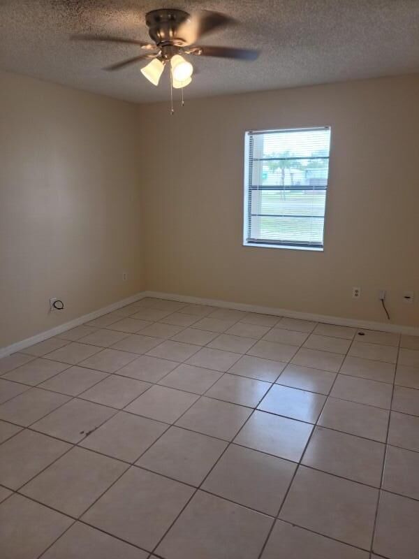 Property Photo: 3304 Oleander Avenue FL 34982