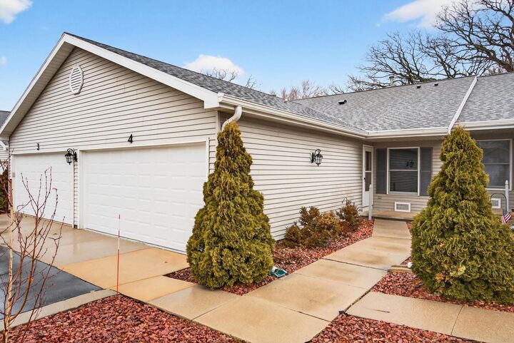 Property Photo:  511 Griswold Street 4  WI 54971 