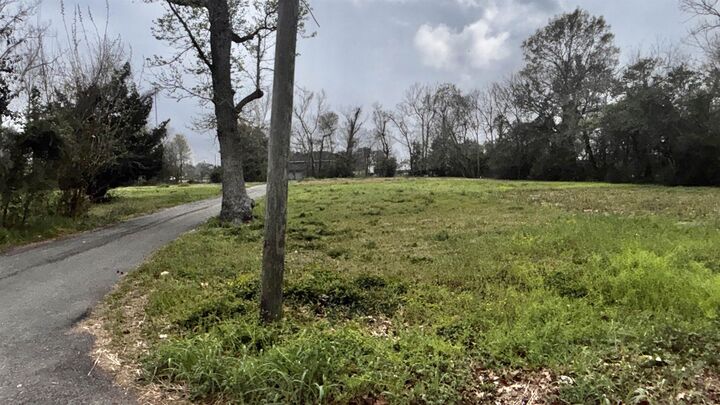 Property Photo:  1415 Maple St  TX 77703 