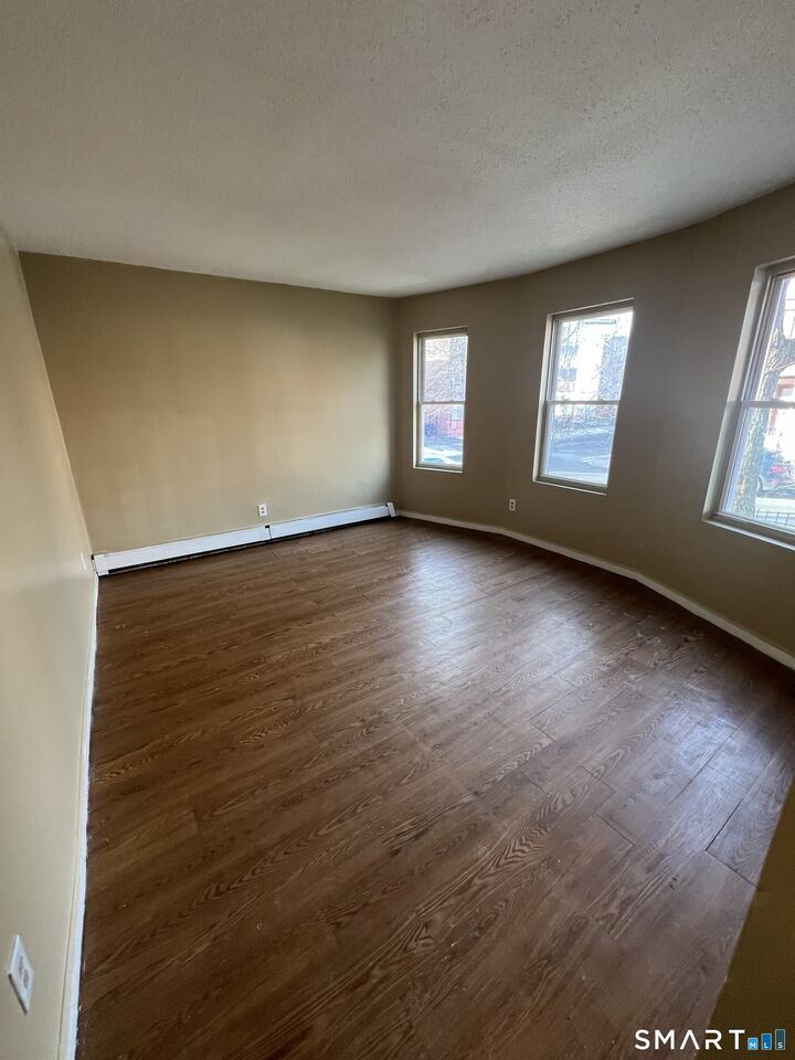 Property Photo:  32 Bedford Street A  CT 06120 