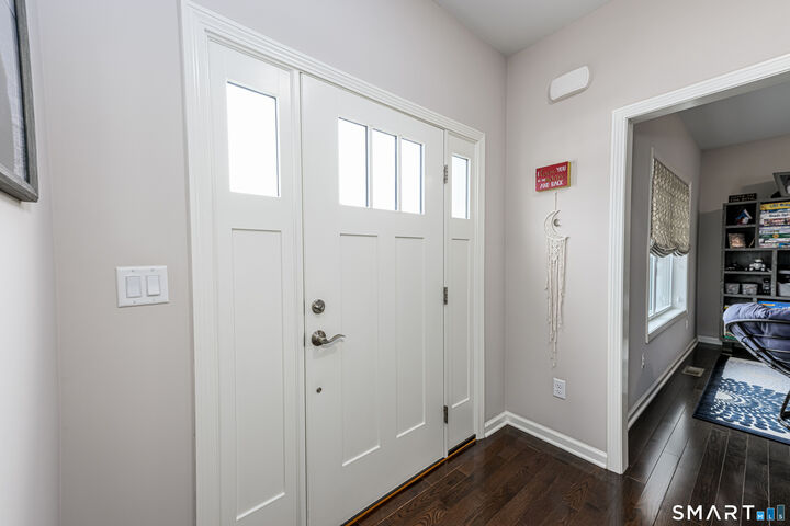 Property Photo:  2 Farmington Drive  CT 06472 