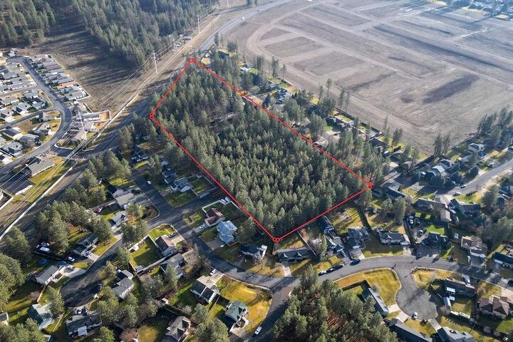 Property Photo:  10203 N Nine Mile Rd  WA 99026 