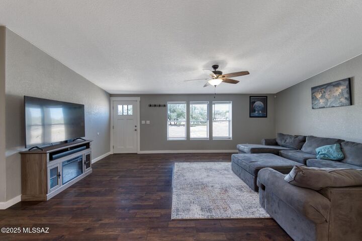 Property Photo:  1321 E Morris Lane  AZ 85602 