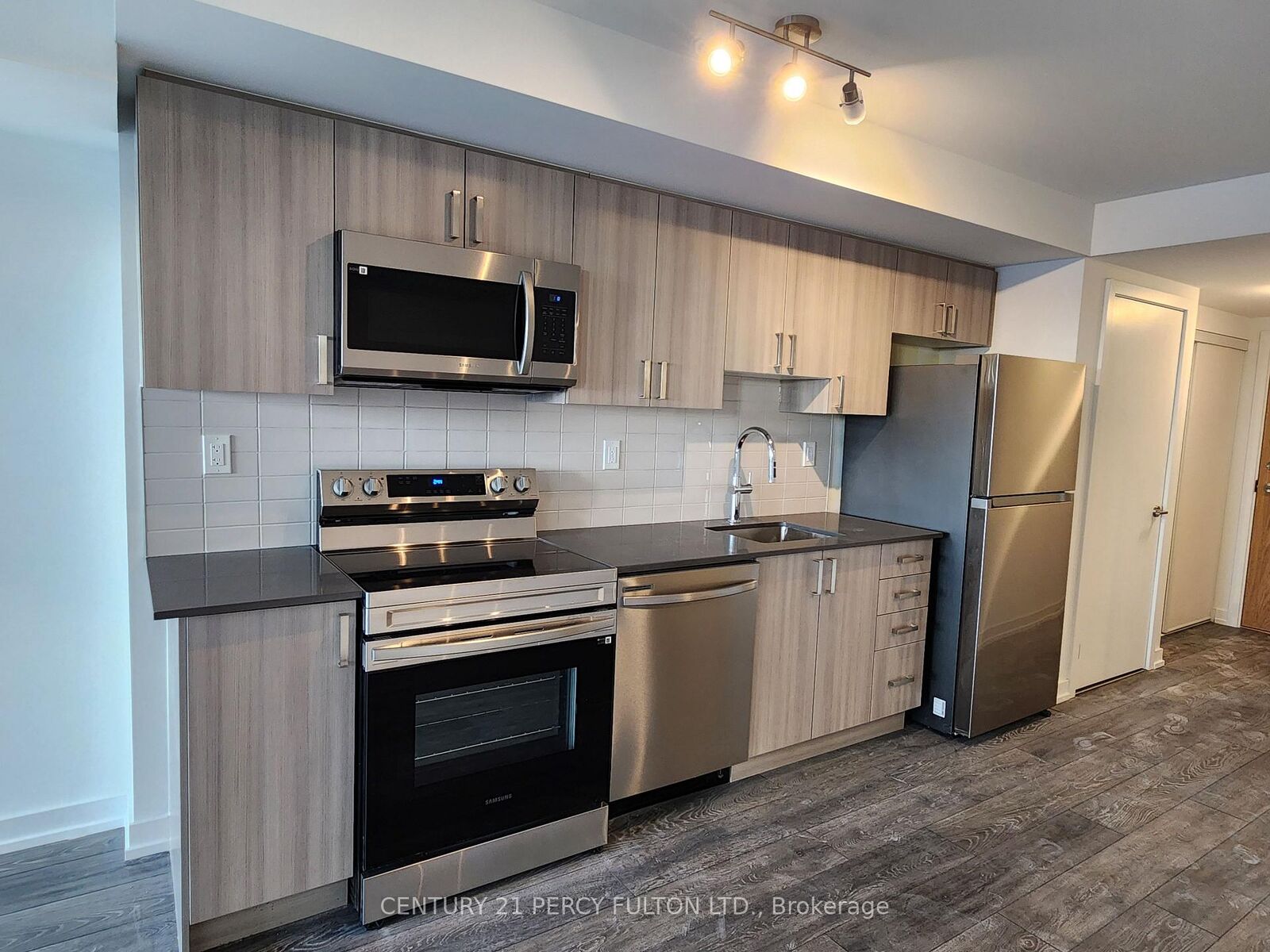 Photo de la propriété:  1435 Celebration Drive 1412  ON L1W 0C4 