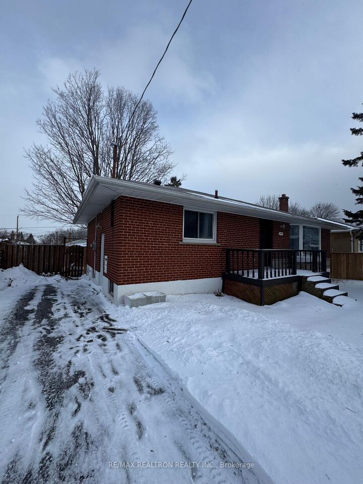 1467 Oxford Street — photo 1