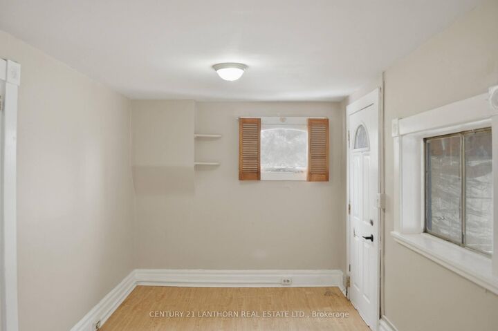 Property Photo:  100 Chatham Street  ON K8M 3S6 