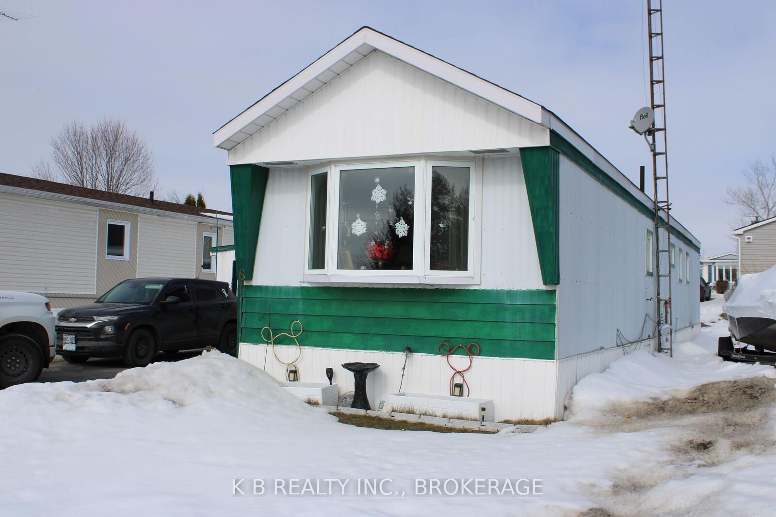 Property Photo: 6 Cedar Street W ON K7R 3L1