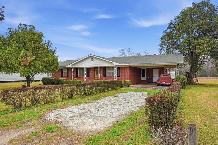 Property Photo: 150 Railroad St GA 31743