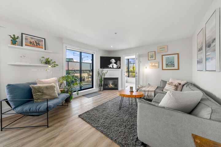 Photo de la propriété:  935 W 16th Street 206  BC V7P 1R2 