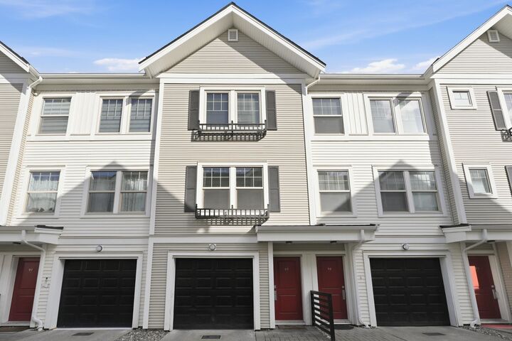 Property Photo: 32633 Simon Avenue 97 BC V2T 0G9