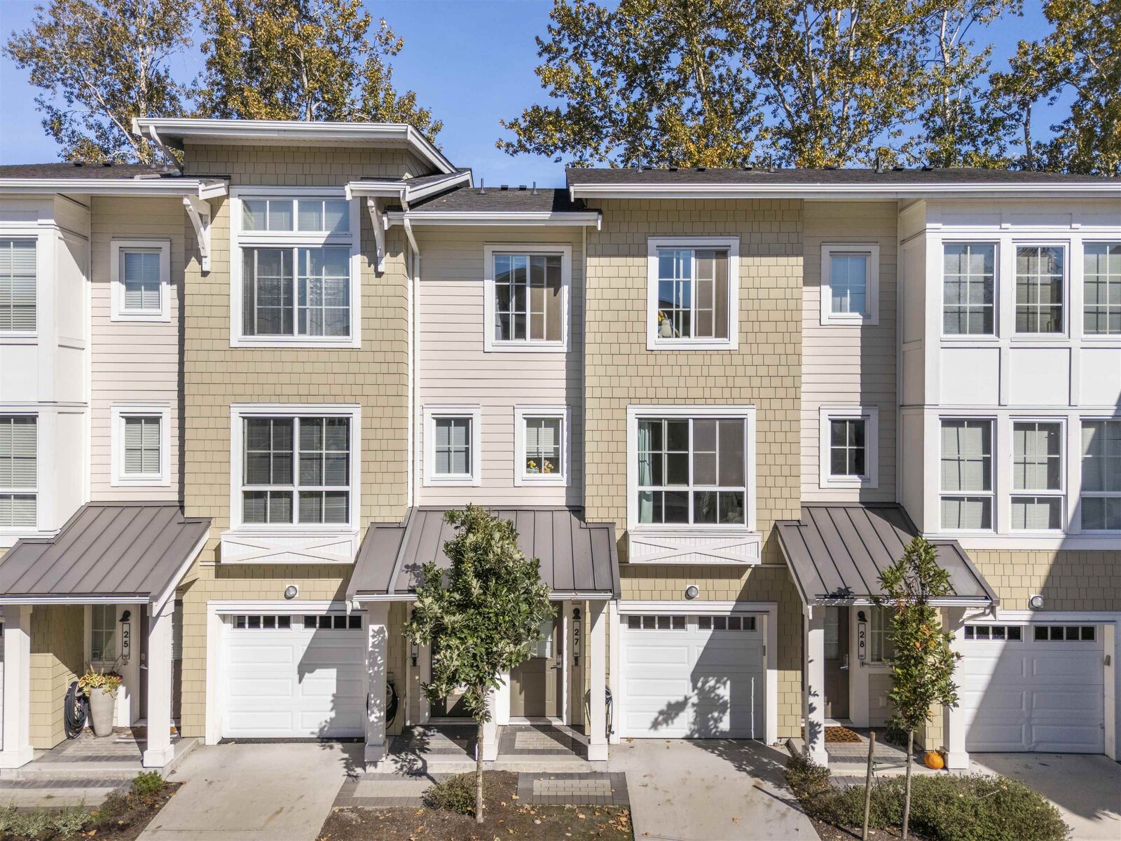 Property Photo: 5551 Admiral Way 27 BC V4K 0C9