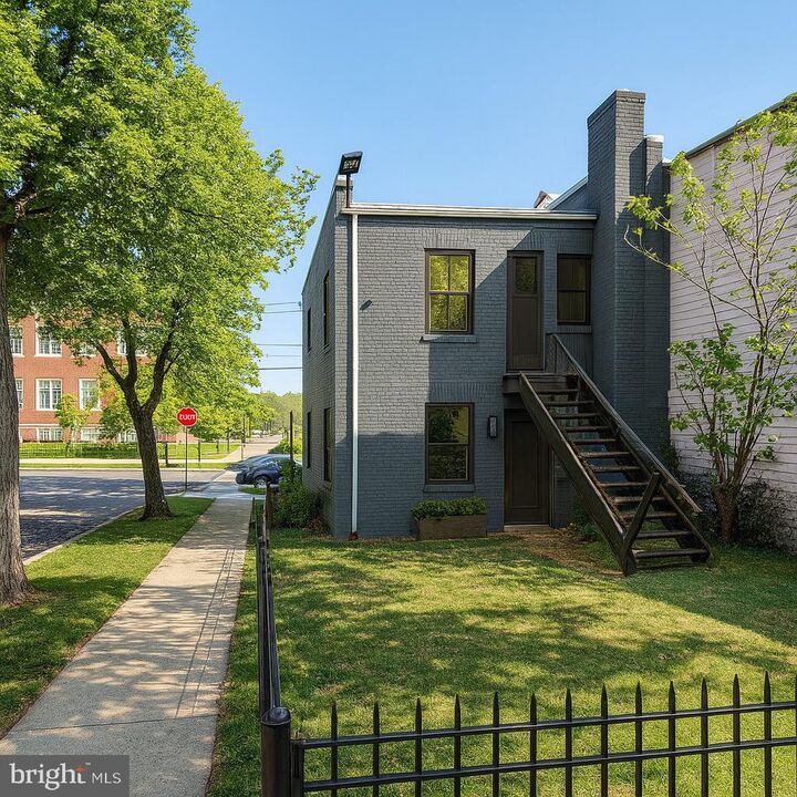 Property Photo: 1721 Q Street SE DC 20020