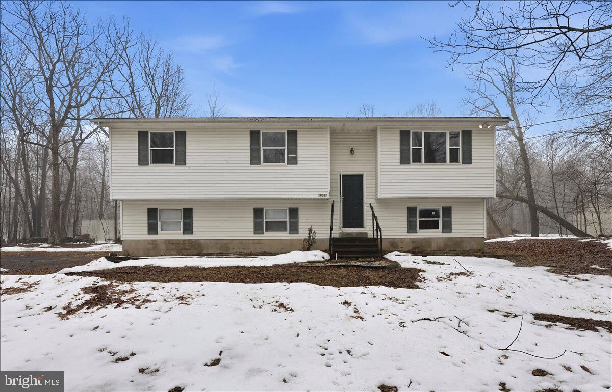 Property Photo:  2320 Elmhurst Road  PA 18302 