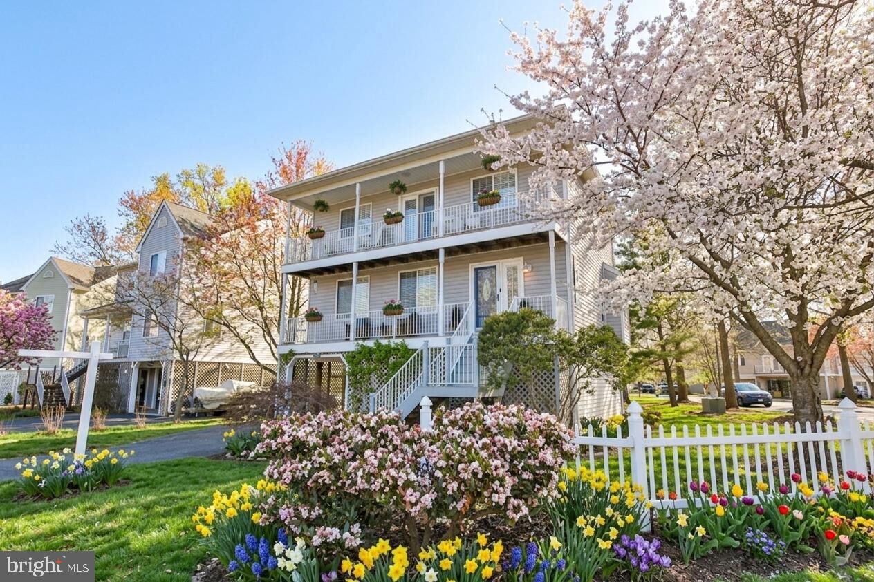 Property Photo:  201 Mariners Point Drive  MD 21220 