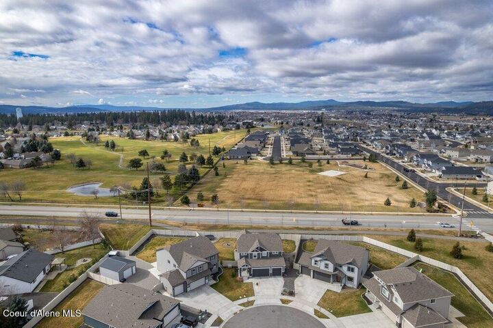 Property Photo:  880 E Allenby Ct  ID 83854 