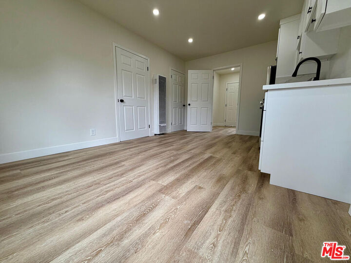 Property Photo:  1333 Oak  CA 90405 