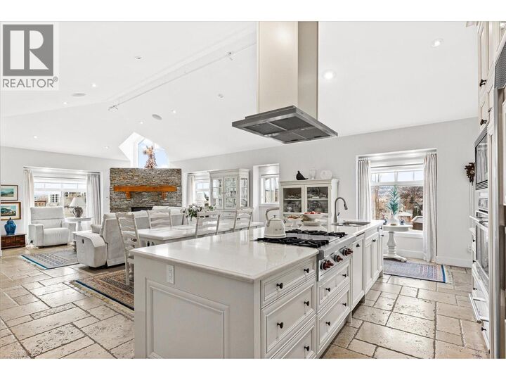 Property Photo: 538 McKay Avenue 401 BC V1Y 5A8