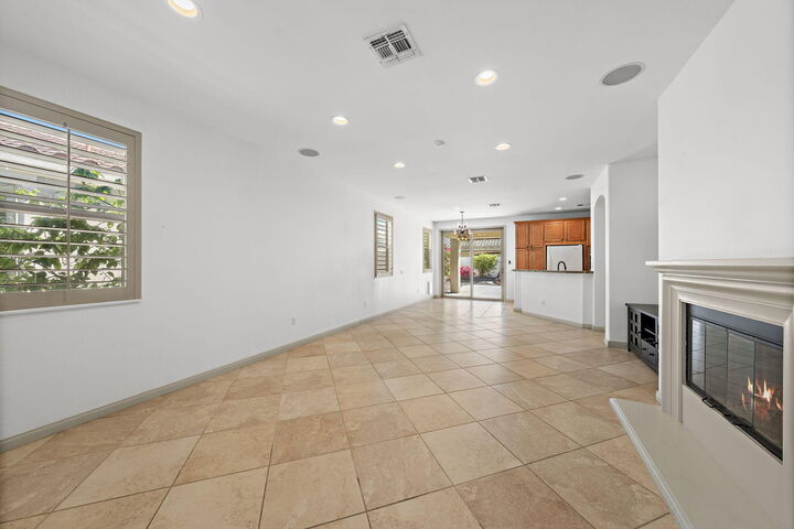 Property Photo:  40832 Calle Santa Cruz  CA 92203 