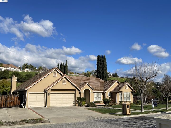 Property Photo:  2166 Shadow Ridge Way  CA 95138 