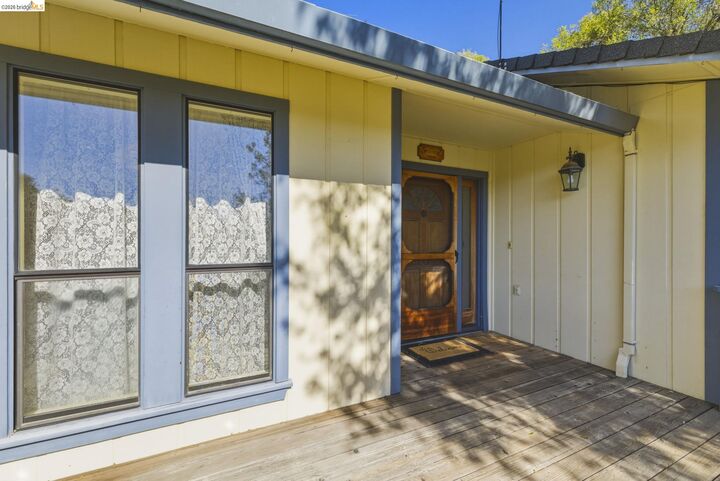 Property Photo: 16170 Acorn Dr CA 95370