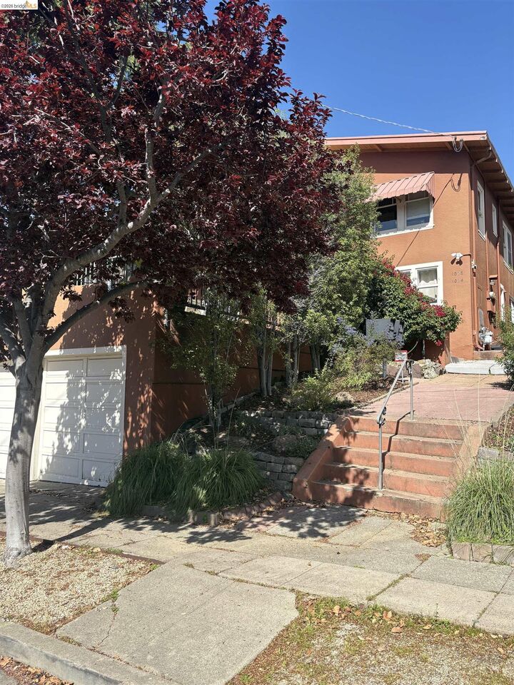 Property Photo: 1024 Elsinore Ave CA 94602