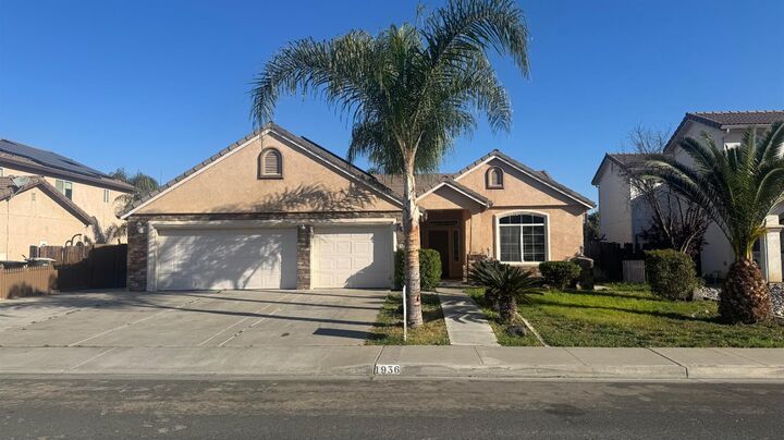 Property Photo: 1936 W Heather Lane CA 93230