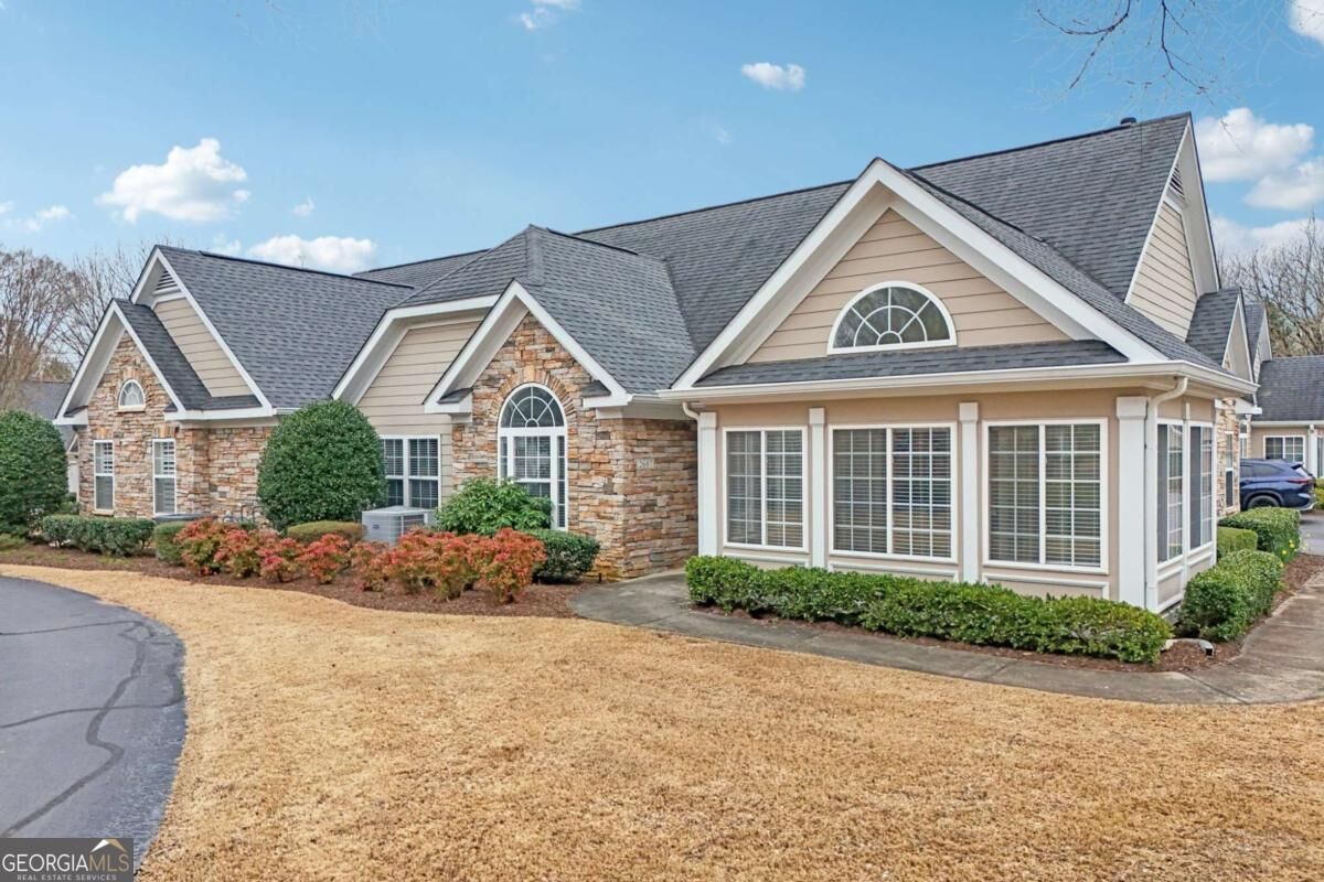 Property Photo: 2607 Village Lane GA 30075
