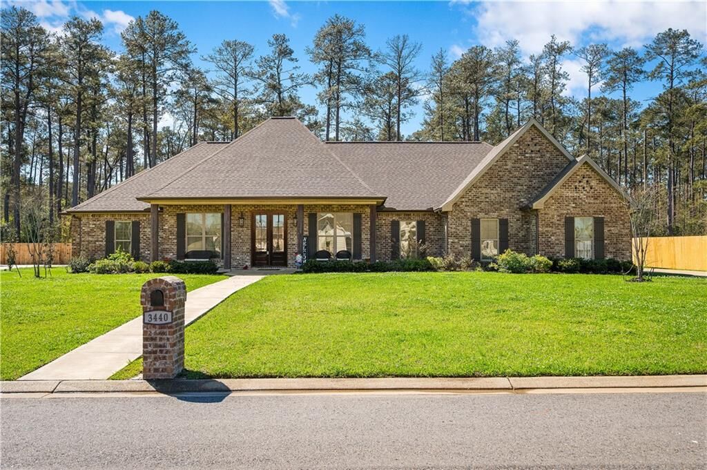 Property Photo:  3440 Kisatchie Circle  LA 71485 