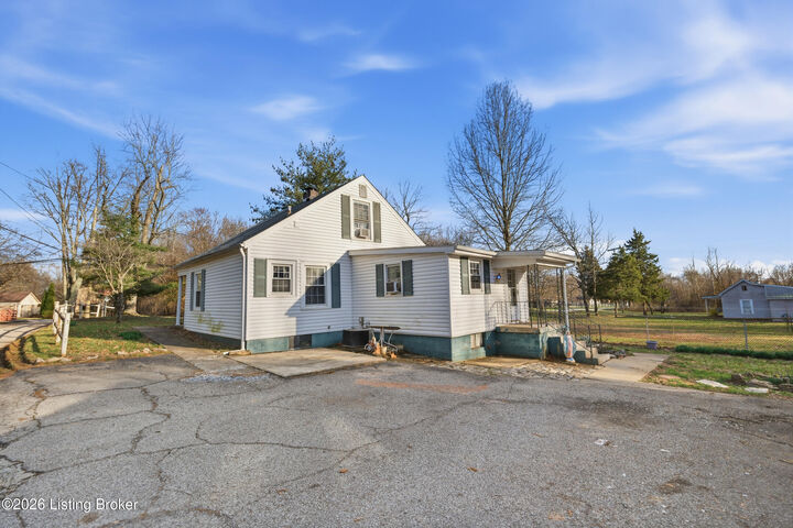 Property Photo:  5602 Lovers Ln  KY 40299 