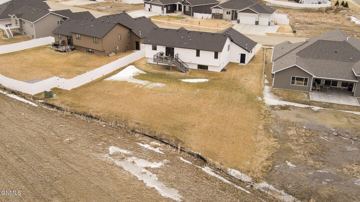 Property Photo:  508 Shale Drive  ND 58503 