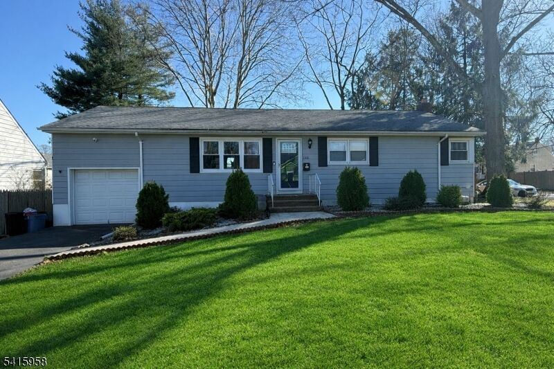 Property Photo:  1110 Elm Ter  NJ 07065 