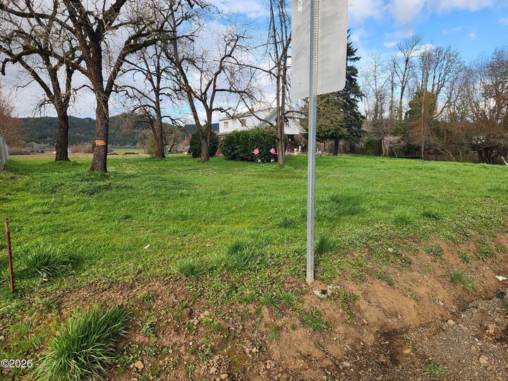 Property Photo:  819 W Main Street  OR 97378 